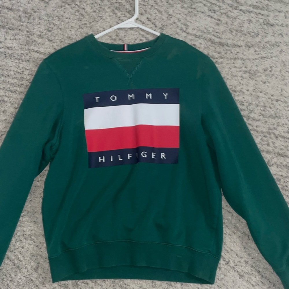 Green tommy sweater
